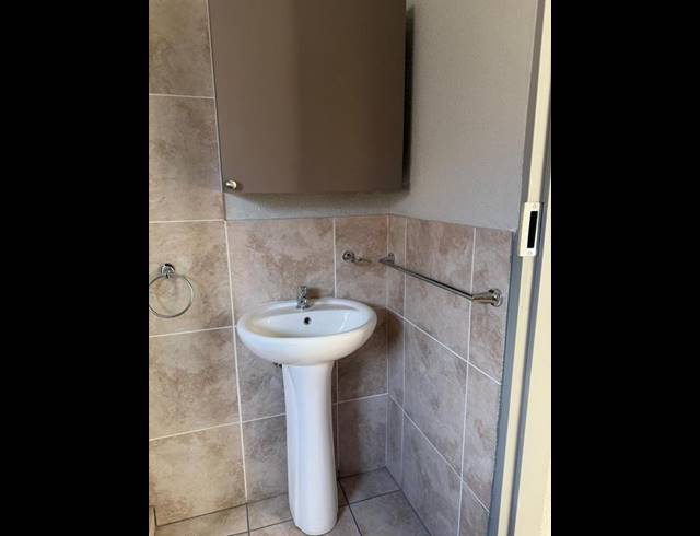 2 BEDROOM PROPERTY TO RENT IN RAVENSWOOD